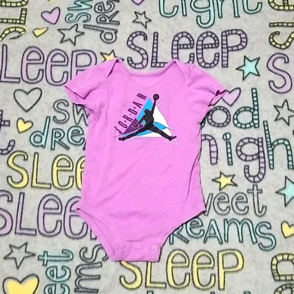 🏀 Jordan brand bodysuit size (18m)
